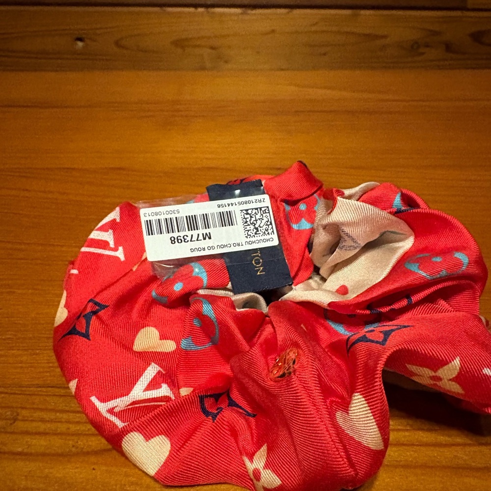 Louis Vuitton Red and Blue Silk Scarf - Picture 6 of 11